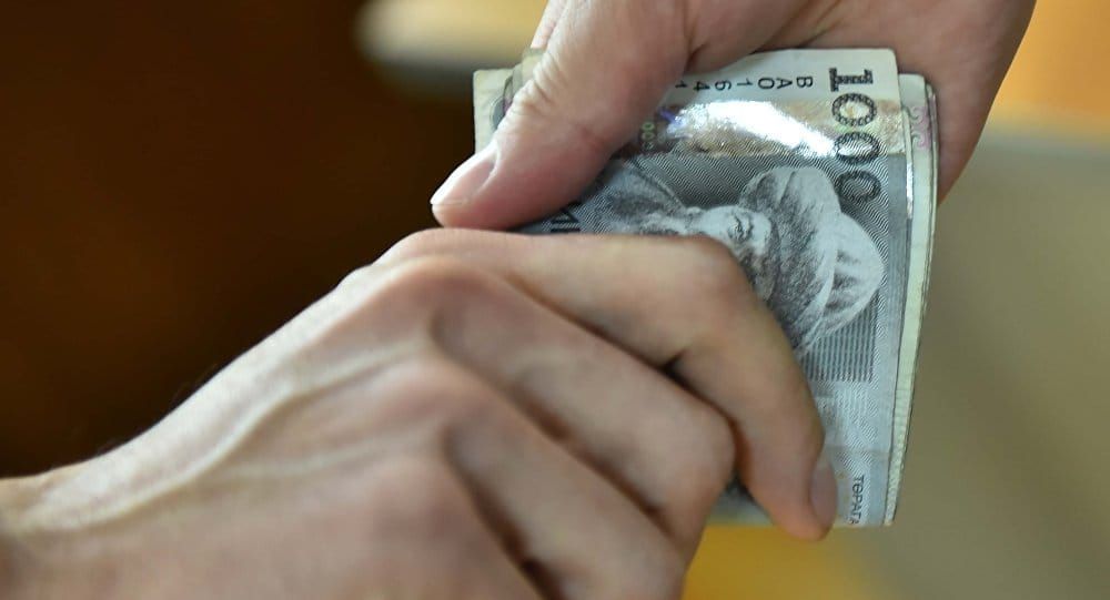 Бишкекте аткаминерге пара алуу боюнча кылмыш иши козголду