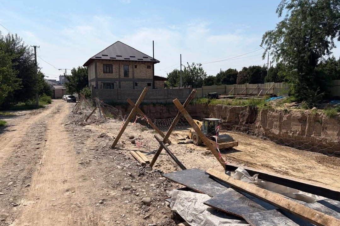 Жалал-Абадда мыйзамсыз башталган курулуш үчүн 200 миң сом айып салынды