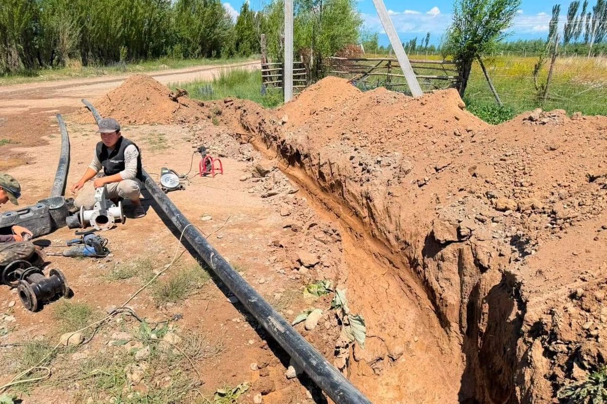 Токтогулдун Камыш-Башы айылына таза суу тартылууда