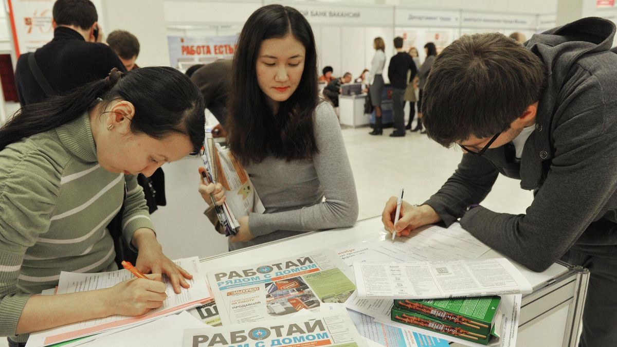 Быйыл 77 миңден ашуун жаран иш менен камсыз кылуу кызматына кайрылды