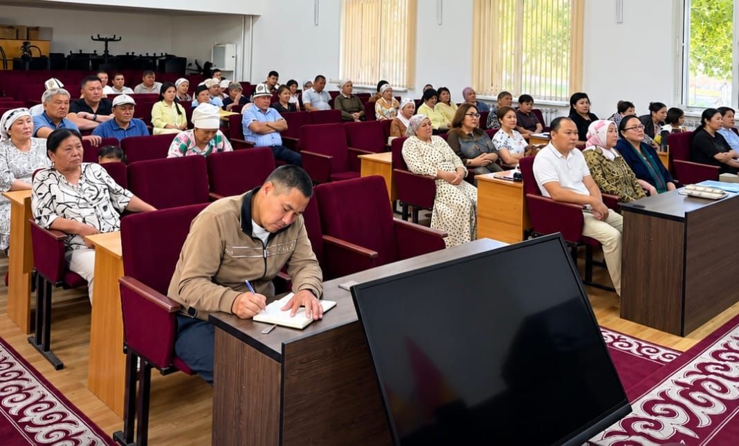 Кызыл-Кыяда төрөт үйүнүн эскилиги жеткен: тургундар көйгөйлөрүн айтышты