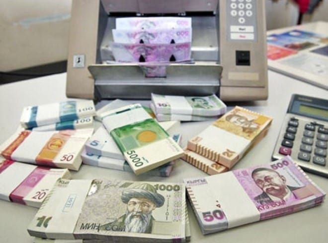 Кыргызстанда жүгүртүүдөгү нак акча 324 млрд сомго жетти