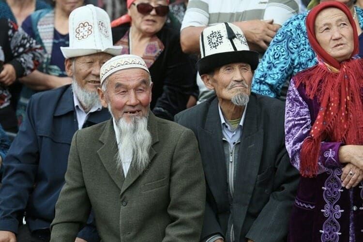 Кыргызстанда улгайган адамдардын саны 5 жылда 25% өстү