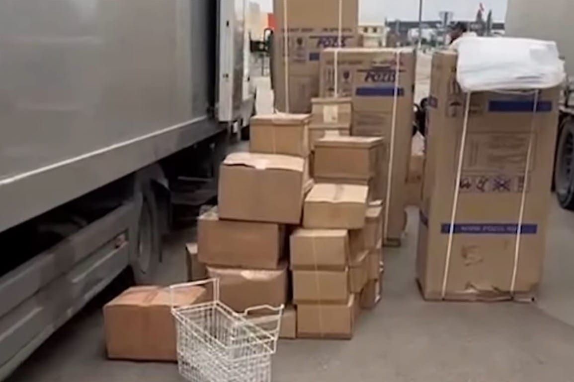 "Чоң-Капка" өткөрмө пунктунан 1,3 млн сомдук эсепке алынбаган товар кармалды