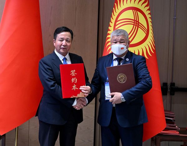 600 долларлык аттиштерди сатып алган TBEA менен электр линиясын куруу боюнча келишимге кол коюлду