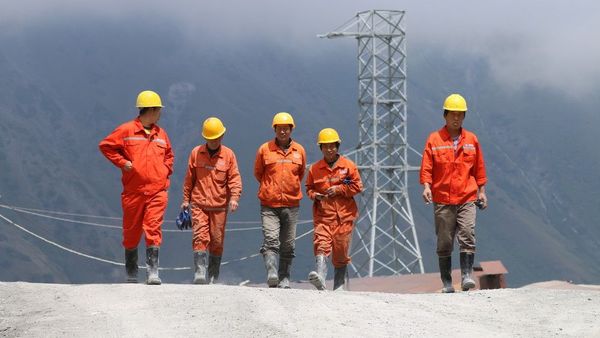 Кыргызстанда расмий түрдө 23 миңге жакын чет элдик жаран иштейт