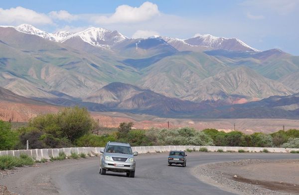 Транспорт министрлиги Балыкчы-Тамчы-Чолпон-Ата-Корумду унаа жолун июнга чейин бүткөрүүнү көздөйт