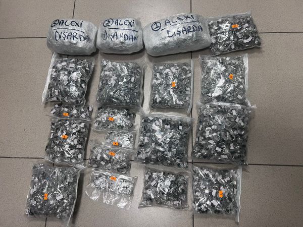 «Ак-Жол-Автодорожныйда» уруксаат кагазы жок 25 кг зер буюмдар аныкталды