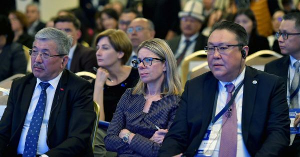 КР бизнес үчүн ыңгайсыз шарттарды жана жакырчылыкты канткенде жеңет — Дүйнөлүк банктын эксперттеринин пикири