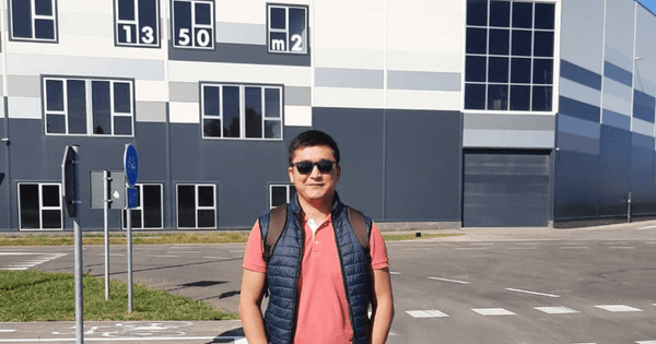 Сербияда компания ачкан Ислам Мирбек уулу кыргызстандык ишкерлерди КРнын азыктарын Европага чогуу экспорттоого чакырат