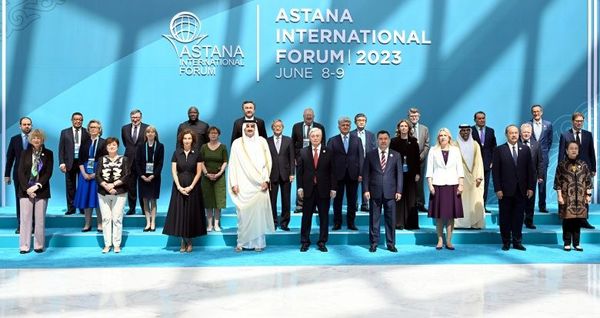 Президент Садыр Жапаров Эл аралык Астана форумуна катышууда