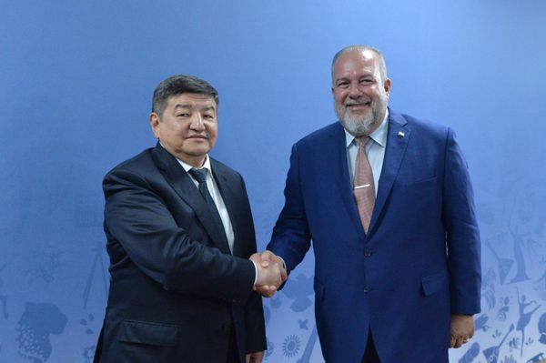 Акылбек Жапаров кубанын премьер-министри менен жолукту