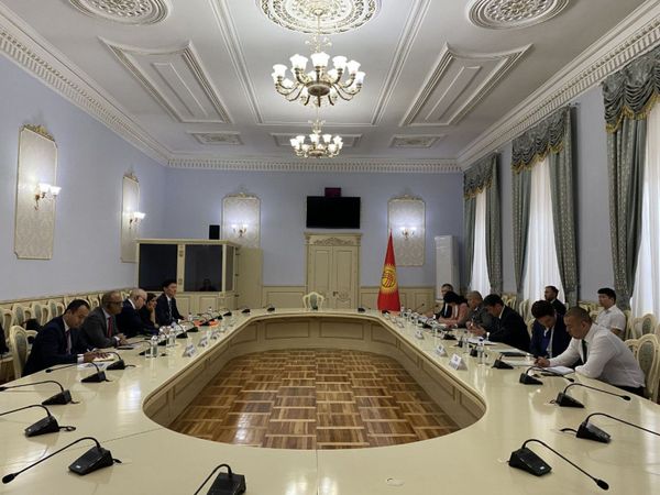 Кыргызстан Дүйнөлүк банк менен «Камбар-Ата 1» ГЭСинин курулушун талкуулады