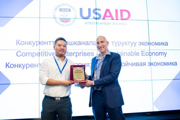 "Шоро", "Газпром", "Эйр Астана" компанияларына батончиктерди жасаган, Өзгөн күрүчүн Америкага экспорттогон "төрт дос"