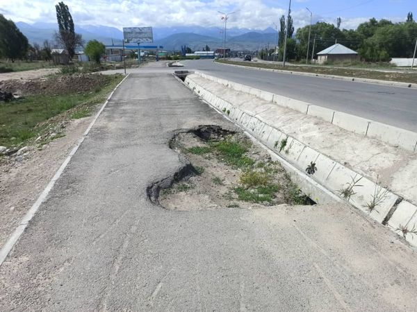 Караколдогу жолдун сапатсыз курулушу аныкталды – 1.7 млн сомго зыян келтирилген