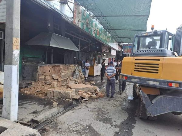 Өзгөндө мыйзамсыз курулуштар талкаланууда