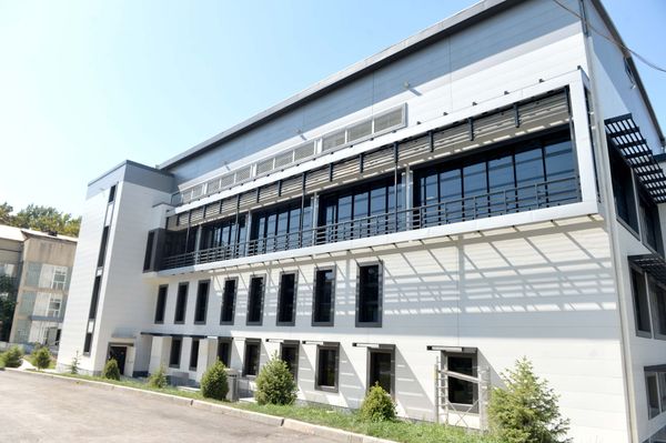 Акылбек Жапаров медициналык мекемелердеги курулуштарды текшерди