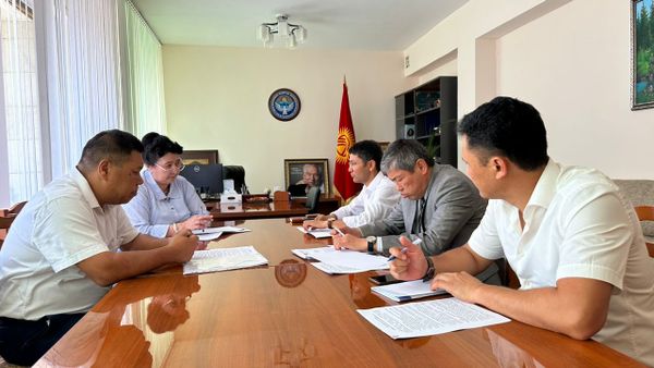 Улуттук банк менен депутаттар улуттук валютасы жөнүндө мыйзамды талкуулашты