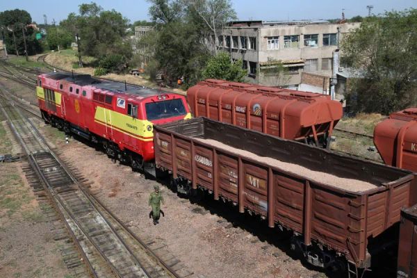 "Кыргыз темир жолу" сентябрь айынан баштап жүк ташуу тарифин 10%га кымбаттатат