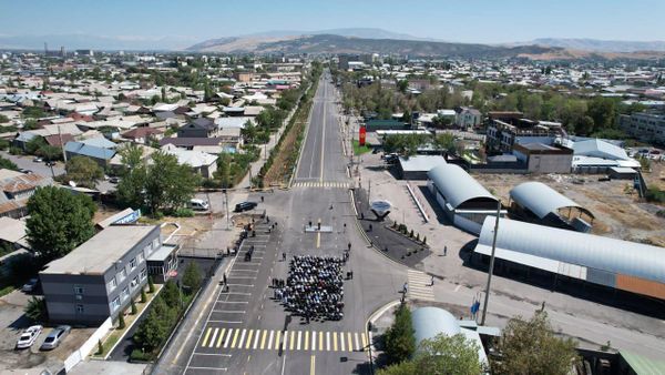 Жалал-Абадда акын Түмөнбай Байзаков атындагы жаңы борбордук проспектиси ачылды