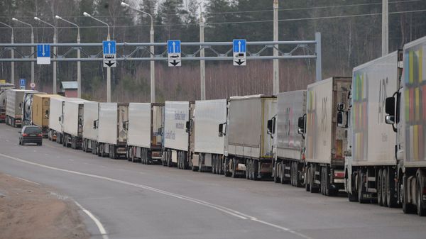 Быйыл жарым жыл ичинде КР Өзбекстанга экспортту 15%га көбөйттү, импорт кыскарды