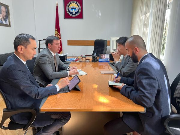 Кыргызстан менен Корея Улуттук госпитал үчүн жаңы имаратын курууну талкуулашты