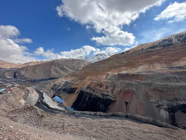 Акылбек Жапаров Кара-Кече көмүр кенинин күз-кыш мезгилдерине карата даярдыгын текшерди