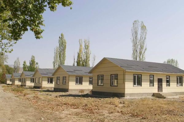 Жалал-Абадда 11 кызматтык үй курулду