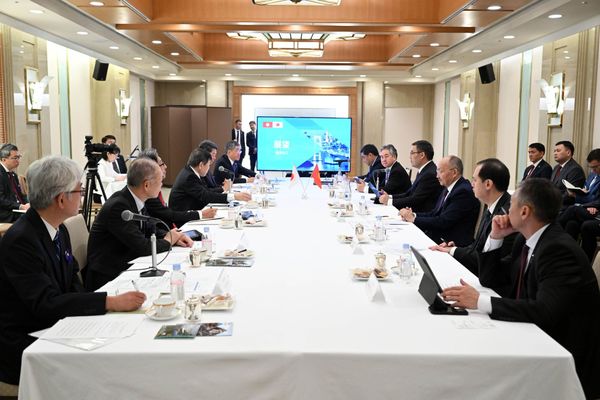 Садыр Жапаров Япониянын “РОТОБО” бизнес-ассоциациясы менен жолукту