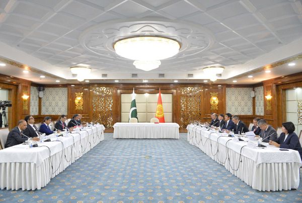 Бишкекте кыргыз-пакистан өкмөттөр эки макулдашууга кол койду