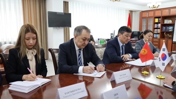 Жергиликтүү өндүрүштү экспортко чыгаруу үчүн 60 долбоор даярдалат – Бакыт Төрөбаев