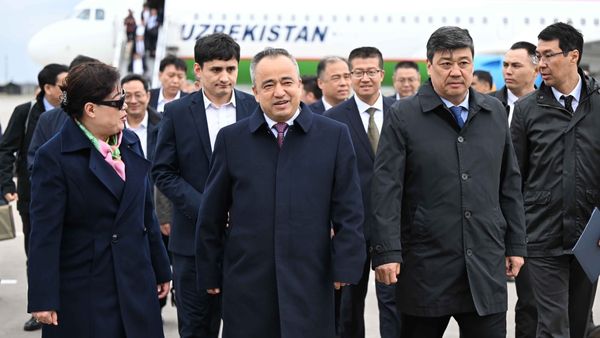 СУАРдын төрагасы Эркин Тунияз келди