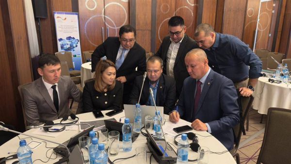 Борбор Азия өлкөлөрү Дүйшөмбүдө соода жол-жоболорун санариптештирүүнү талкуулашты