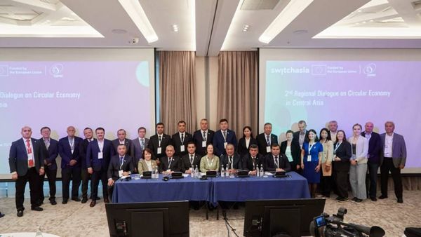 Борбор Азия парламент өкүлдөрү айлампа экономиканы талкуулашты