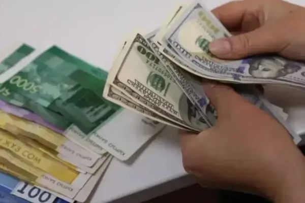 Акча алмаштырууну мыйзамсыз жүргүзгөн жактарга чара колдонулду
