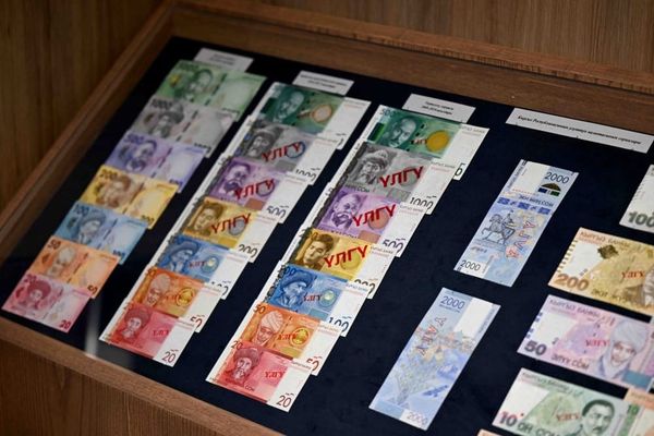 Кыргыз сому 17-ноябрда "Учкун" басмаканасында чыга баштайт