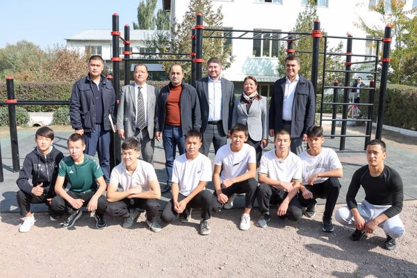 Экологиялык акциянын жеңүүчүлөрү  воркаут-аянтчалуу болушту