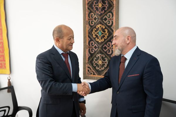 Кыргызстанда банк кызматкерлеринин санариптик сабаттуулугун жогорулатуу боюнча меморандумга кол коюлду