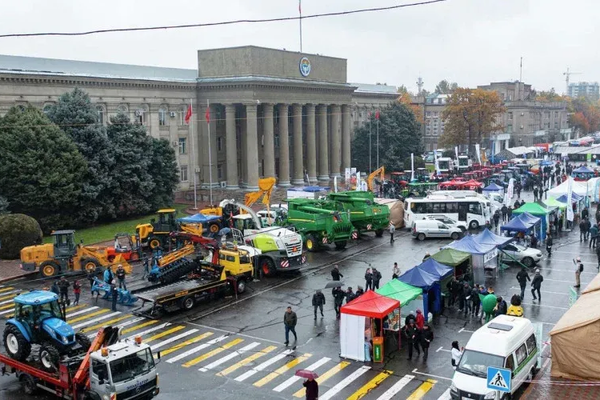 “АгроТехЭкспо – 2025” көргөзмөсүндө техникаларды сатып алууга шарт түзүлөт