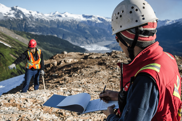 Казак профессору Е.Утешов тоо кен тармагын өнүктүрүүдөгү негизги 3 чакырыкты белгиледи