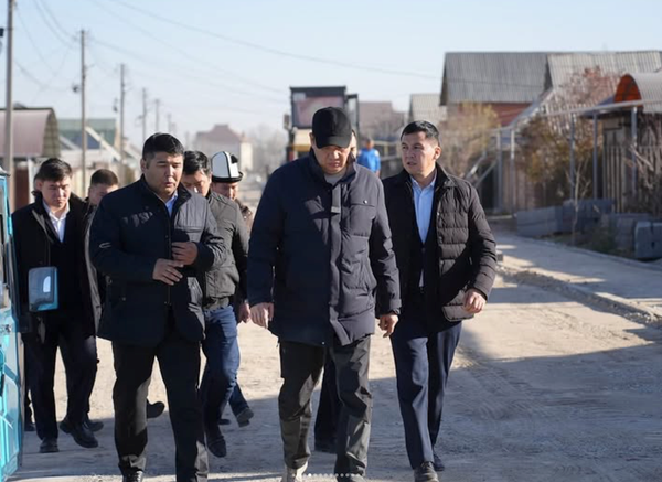 Бишкек мэри инфраструктуралык жана социалдык объектилерди текшерип чыкты