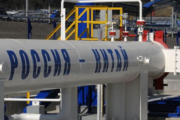 Кытай Россиянин мунай импортунун жарымынан баш тартууга аргасыз болду