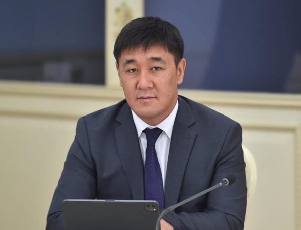 Д.Орунбеков: Полемикага эмес, иштин жыйынтыгына көңүл буруңуздар