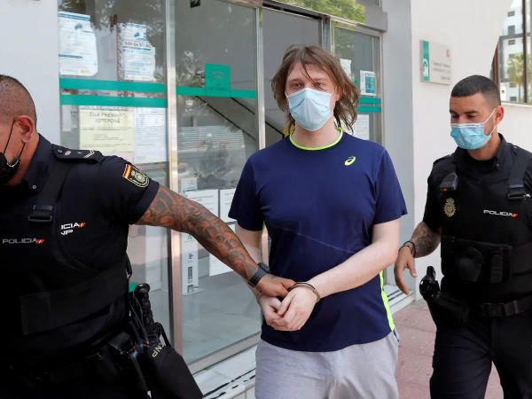 130 атактуунун аккаунттарын бузган хакерге 5,4 млн доллар биткоин айып салынды