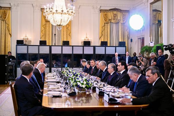Садыр Жапаров C5+1 саммитинде инвестиция, гидроэнергетика жана IT жөнүндө сүйлөдү