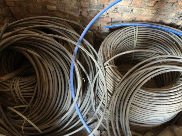 Таласта 15 сомдук желим түтүк 3500 сомдон сатылып мамлекетке 23 млн сом зыян келтирилген