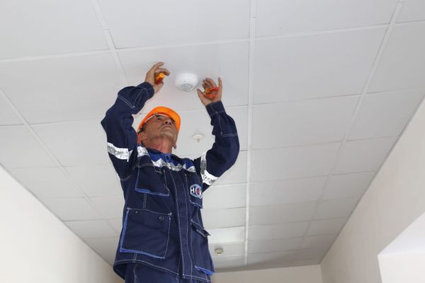 Кыймыл датчиктерин орнотуу электр энергиясын колдонууну кыйла азайтат