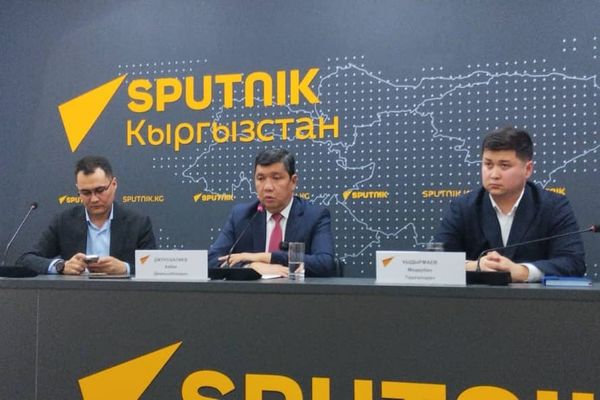 Айбек Жунушалиев: "Жашыл зонага кирген үйлөр түрттүрүлбөйт"