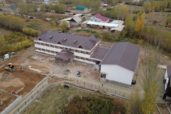 Жети-Өгүздө 79 млн сомго кошумча мектеп корпусу курулуп жатат