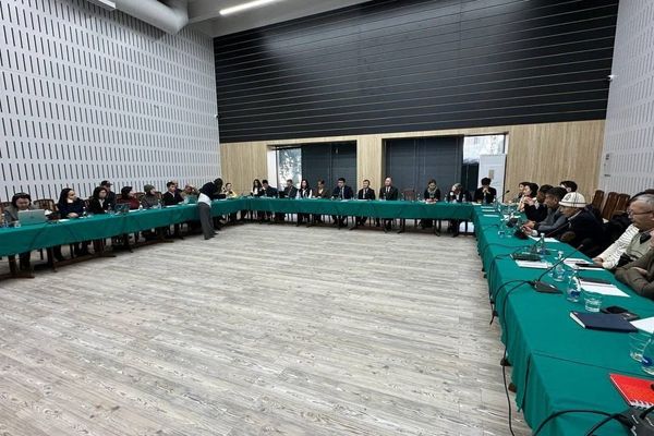 «Туруктуу туризмди өнүктүрүү. Көмүртек изин кыскартуу» аттуу тегерек стол өттү